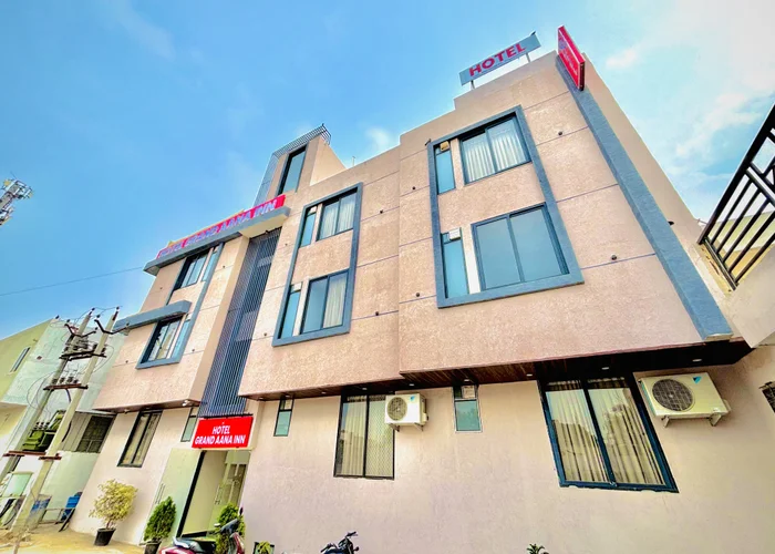 Hotel Grand Aana Inn Jaipur Facade & Rooms
